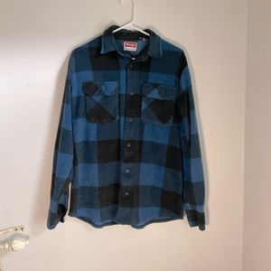Mens Wrangler Blue and Black Plaid Button Down Long Sleeve Flannel Size Medium